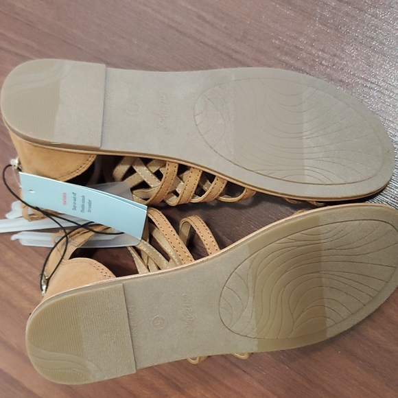 Cat and Jack girls sandals - Picture 5 of 5